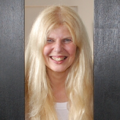 Seminarleiterin im Tao-Chi  Divya Magni . Reiki